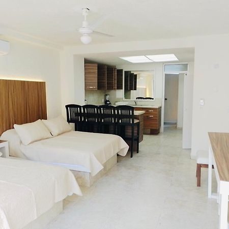 Sky Inn Acapulco Y Condominio Mediterrane ภายนอก รูปภาพ