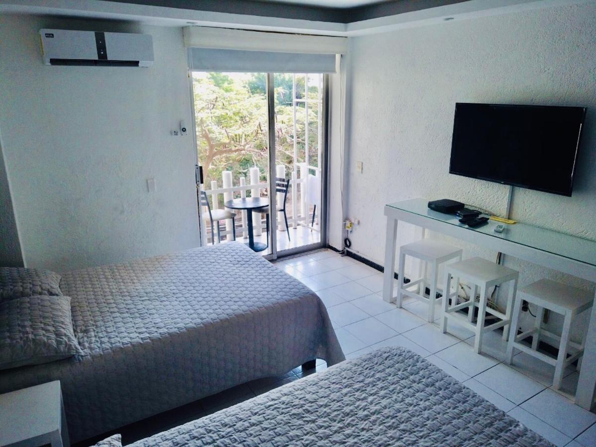 Sky Inn Acapulco Y Condominio Mediterrane ภายนอก รูปภาพ