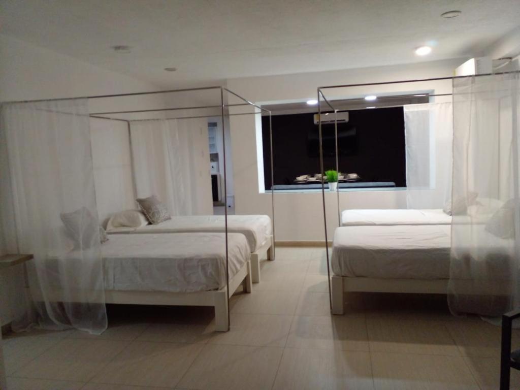 Sky Inn Acapulco Y Condominio Mediterrane ภายนอก รูปภาพ